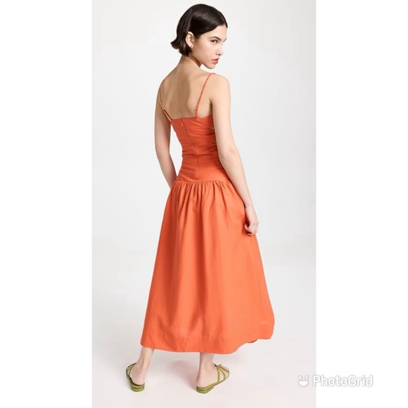 Precise knots detail the cutout sides of this FARM Rio midi dress. - Picture 2 of 6